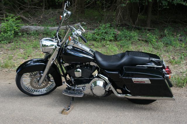 Used 2000 Harley Davidson Road King for sale.