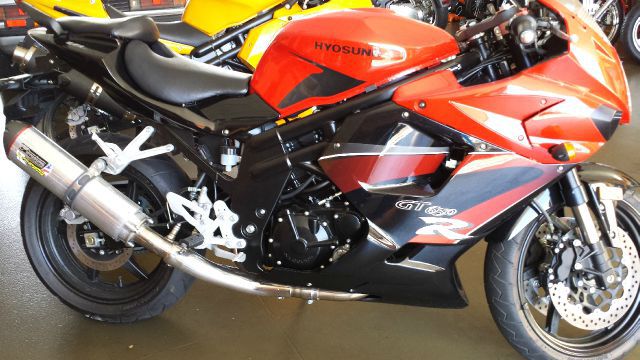 New 2010 Hyosung GT650R for sale.