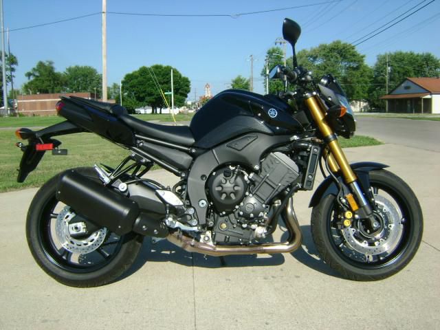 2011 YAMAHA FZ8 ONLY 2,465 MILES ORIGINAL OWNER PURCHASED NEW ON 3/22/12 NICE!!