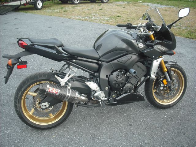 Used 2008 Yamaha FZ-1 for sale.