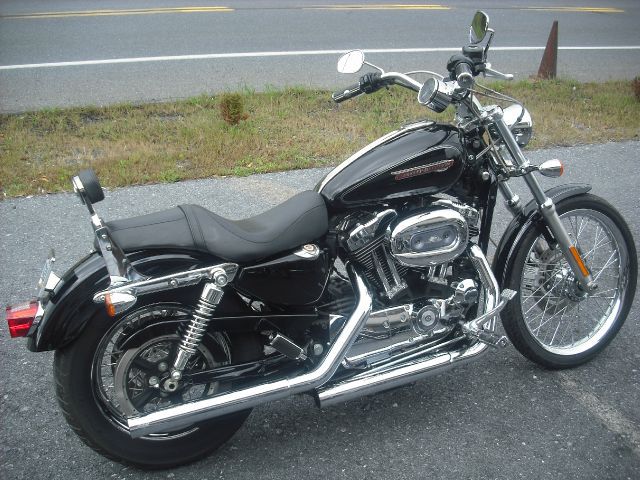 Used 2008 Harley Davidson Sportster XL1200C Custom for sale.