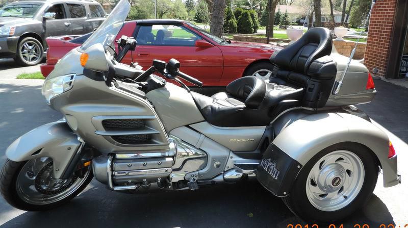 2002 Honda Gold Wing Trike GL1800, Silver, 740 original miles, 1 owner,