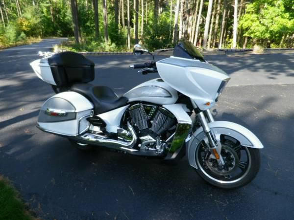 2011 Victory Cross COUNTRY Touring 