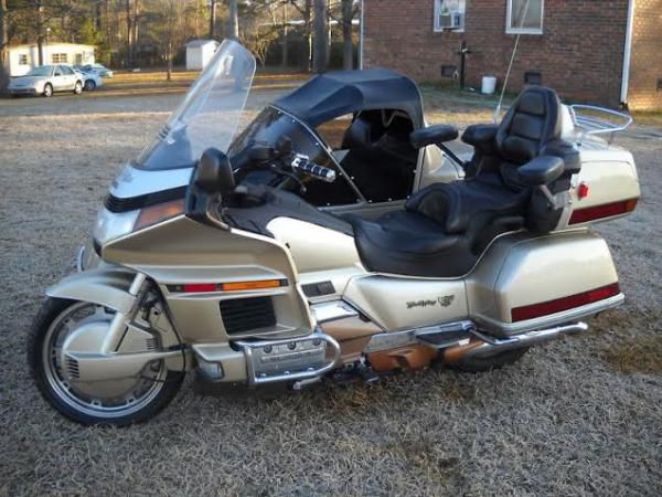 CN1991 HONDA goldwing with a sidecar,very nice