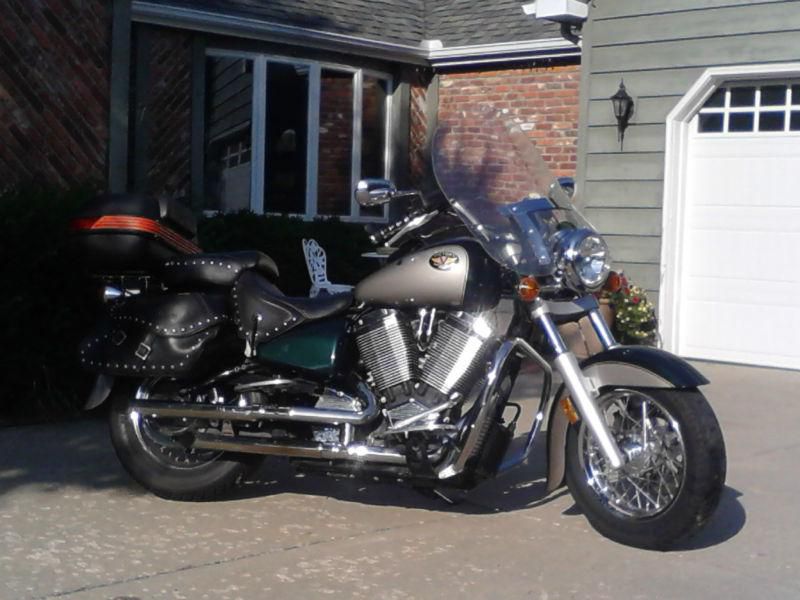 2001 Victory V92C Deluxe