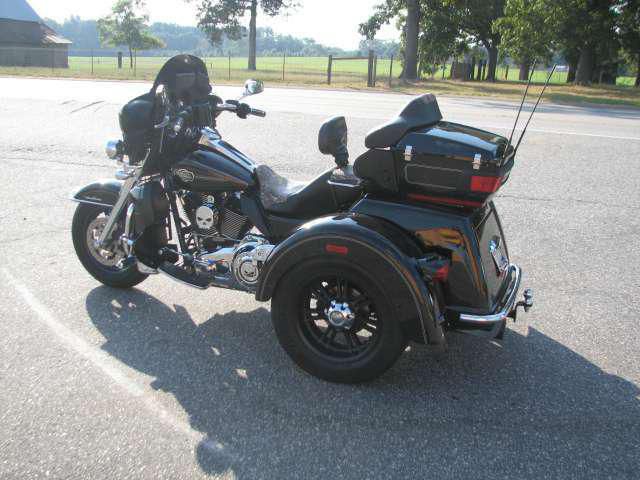 2009 Harley-Davidson FLHTCUTG Tri Glide Ultra Classic Trike 