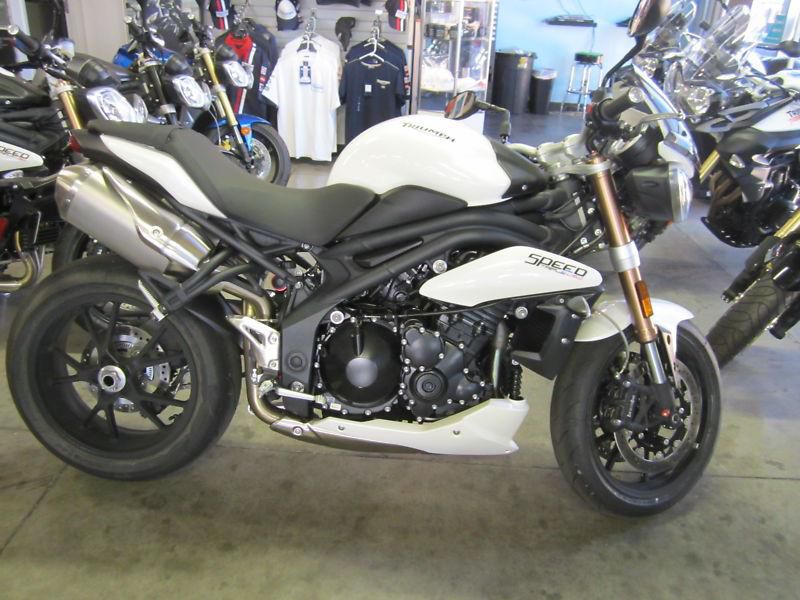 NEW 2011 TRIUMPH SPEED TRIPLE ABS DEMO MODEL EXTRAS WAS $12,599 NOW $9599 NR!