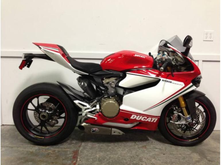 2012 Ducati 1199S Panigale Sportbike 