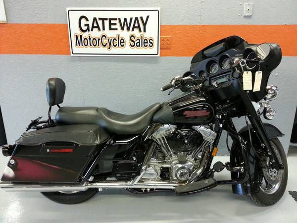 2006 Harley Davidson Electraglide FLHT black beauty custom