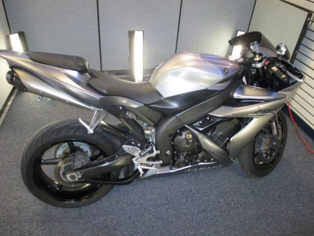 2004 YAMAHA YZFR1 SUPER CLEAN BIKE LOW PRICE SOUNDS GREAT 1000CC SUPER FAST