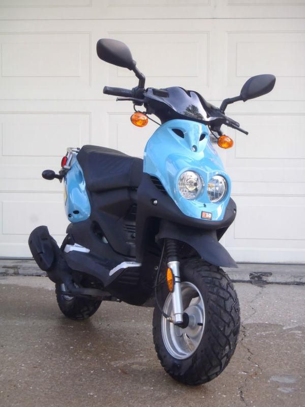 Superclean 2009 Genuine Scooter Company Roughhouse 50cc scooter, RUNS WELL!