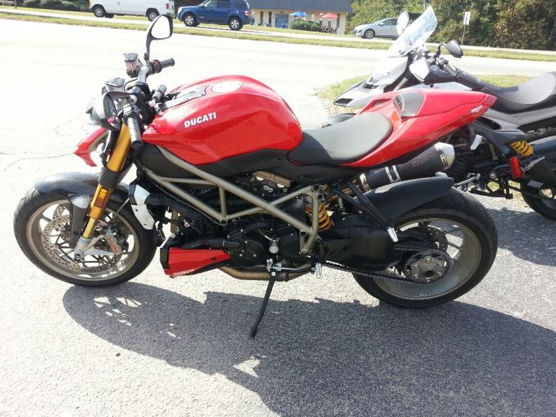 2010 Red Ducati 1098 Streetfighter S in great condition