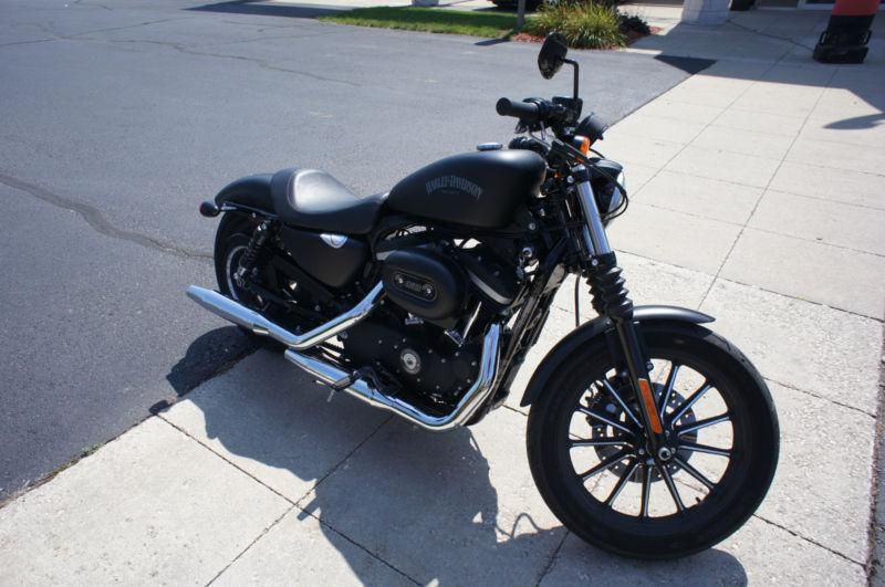 2013 iron 883 sportster!! blacked out matte black finish, 956 miles!!