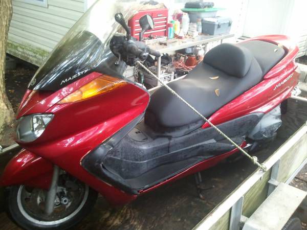 2006&#039; yamaha majesty 400 scooter complete (front end damaged)