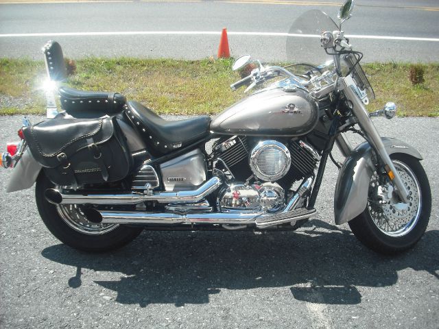 Used 2002 Yamaha V-Star 1100 Classic for sale.