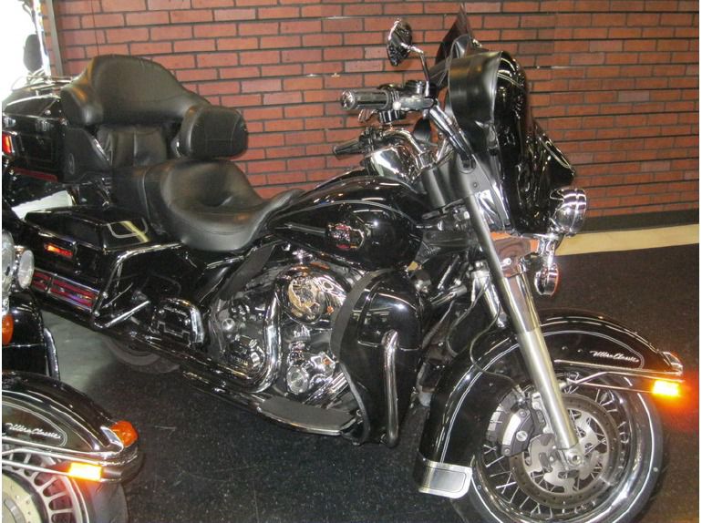 2010 Harley-Davidson FLHTCU - Electra Glide Ultra Classic 