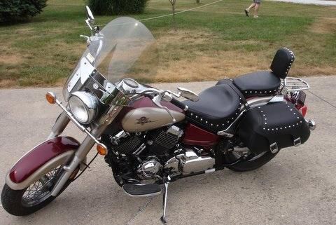 2003 650 Yamaha V Star Red and Champagne