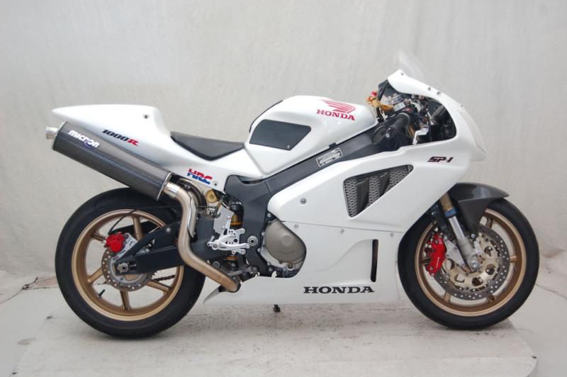2001 honda rc51 white in excellent shape no reserve 1106b