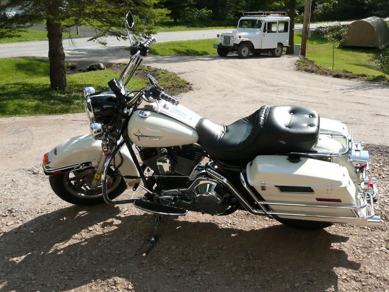2003 Harley Road King Police bike (Birch White)