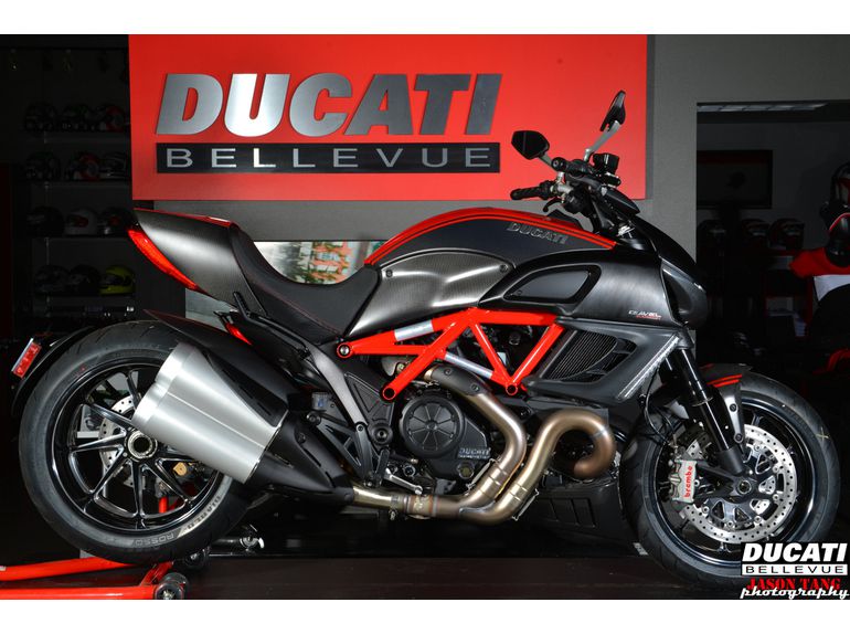 2013 Ducati Diavel Carbon Red 