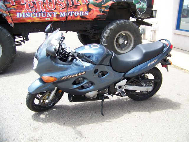 Used 2000 Suzuki QUINTANA for sale.