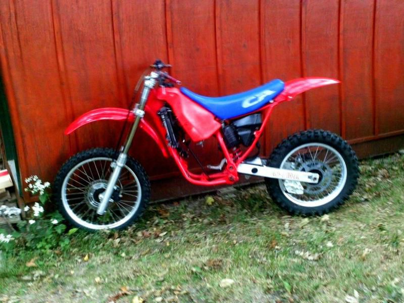 1988 HONDA CR250 - For Parts or Restoration - NO RESERVE - LOCAL PICKUP ONLY