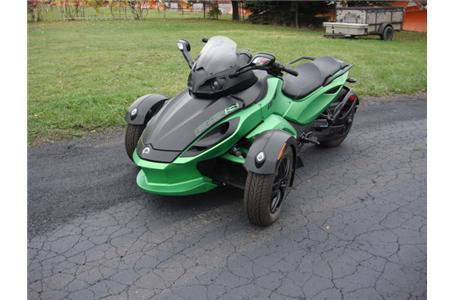 2012 Can-Am RSS SM5 Sport Touring 