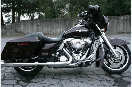 2011 Harley-Davidson FLHX Cruiser 