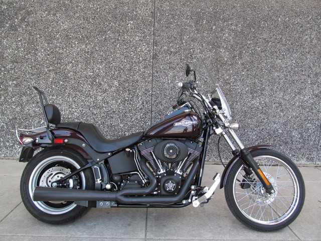2006 Burgundy Harley Davidson FXSTBI