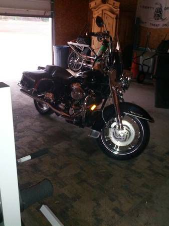 Price Reduced! 2004 Harley Davidson Road King Classic