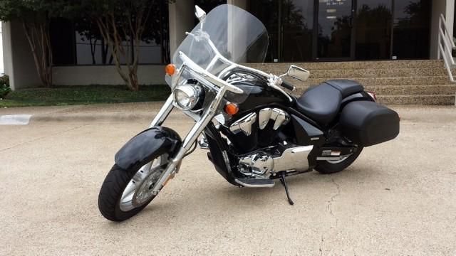 2012 honda interstate vt1300ct, black, only 2,400 miles, mint clean touring bike