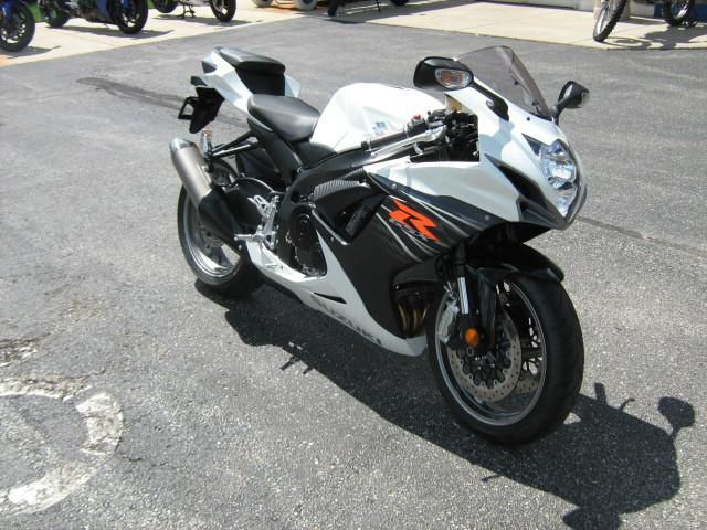 2011 suzuki gsx-r 600  sportbike 