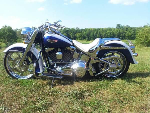2006 Harley Softail Deluxe 1 of a kind Custom, Over $36,000.00 Invested