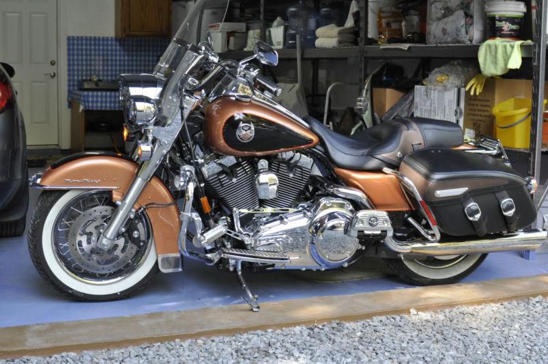 2008 Harley Davidson Road King Classic 105th Anniversary Edition