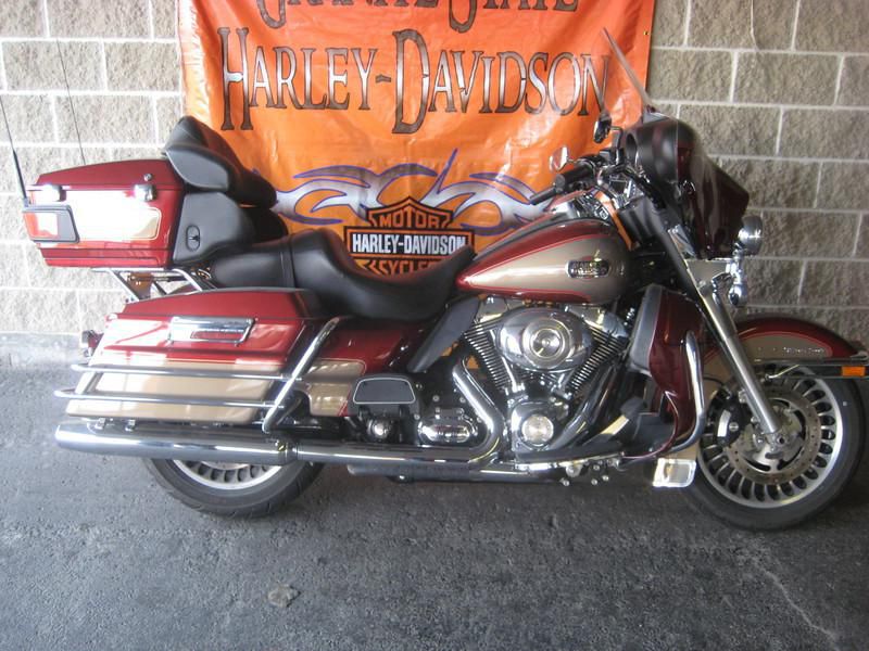 2009 Harley-Davidson FLHTCU - Ultra Classic Electra Glide Touring 