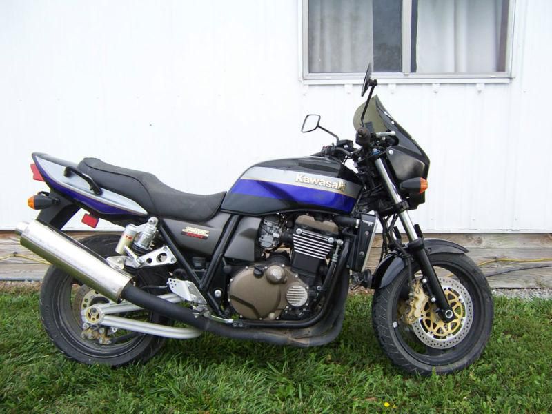 Motorcycle ZRX 1200R, 2001, Low mileage 5860, runs perfectly.