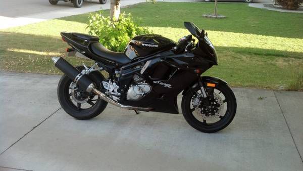 2008 hyosung GT650R want to sell fast!