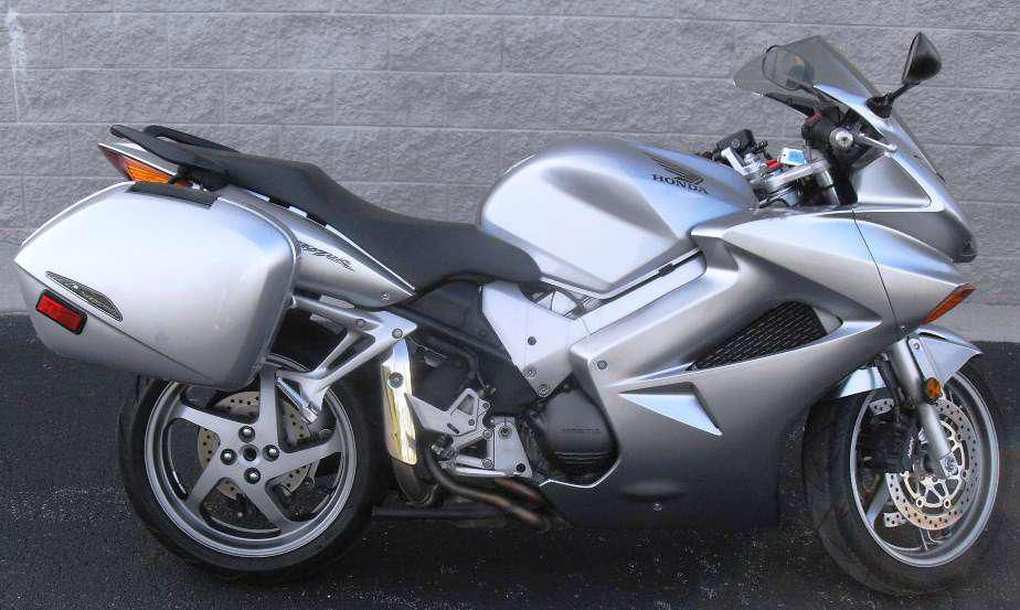 2005 honda interceptor 800  sportbike 
