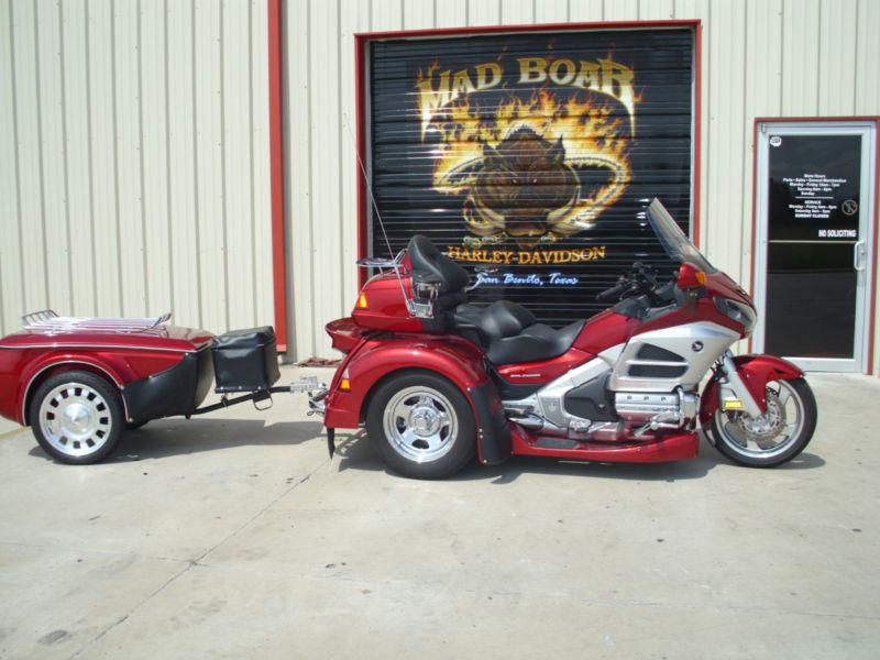 2012 Honda Goldwing Level 1 with Motor Trike kit and pull-behind trailer