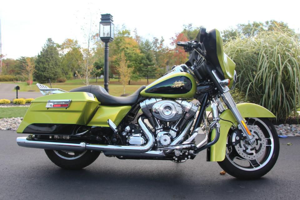 2011 Harley-Davidson Street Glide Touring 