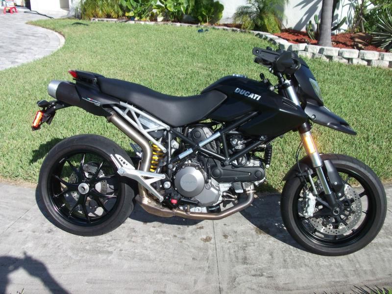2012 Ducati Hypermotard 796 mint condition