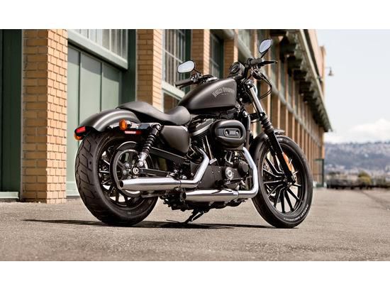 2013 Harley-Davidson Sportster Iron 883 IRON Cruiser 