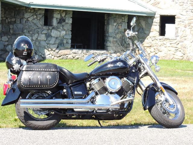 2002 YAMAHA V-STAR 1100 CLASSIC low mileage .contact me for more info.thanks