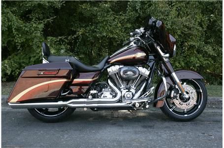 2010 Harley-Davidson FLHXSE - CVO STREET Cruiser 