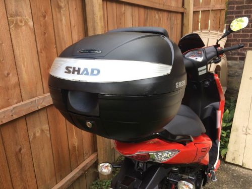 Shad SH29 Top Case with Backrest For KYMCO Super8 150 Scooter