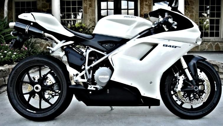 2009 Ducati Super Bike 848 pearl white NO RESERVE!