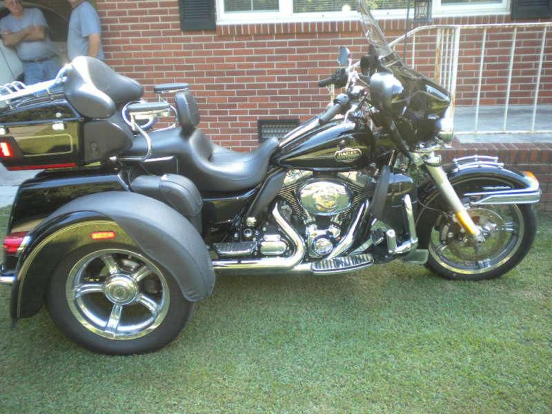 2011 Harley Davidson FLHTCUTG TriGlide