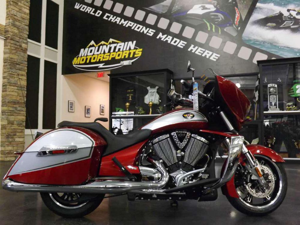 2012 victory cross country  touring 