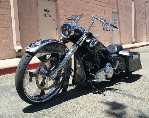 2012 Harley-Davidson Customized Road King built by Dirty Bird Concepts