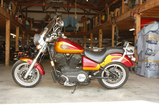 Used 2000 Victory V92SC for sale.